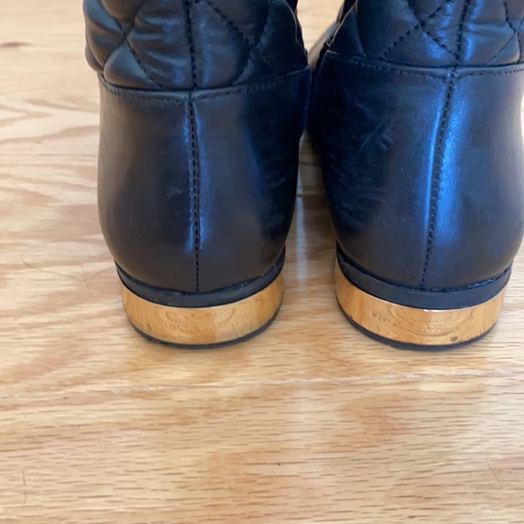 Vince Camuto black quilted leather riding boots 6 - Picture 12 of 12